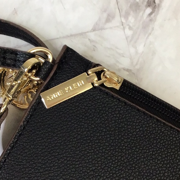 Anne Klein wristlet pouch, black vegan leather - Picture 4 of 5